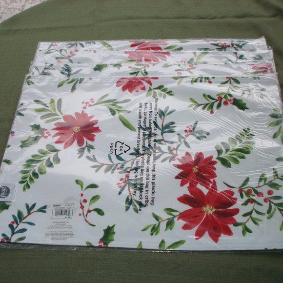 Food Network SET of 4 FABRIC PLACEMATS White Christmas Holly & Pine Poinsettia - Picture 6 of 11